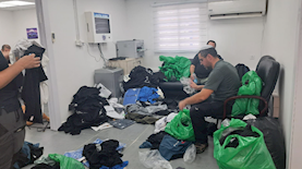 סחורה מזויפת בתחנת אריאל, צילום: דוברות משטרת ישראל